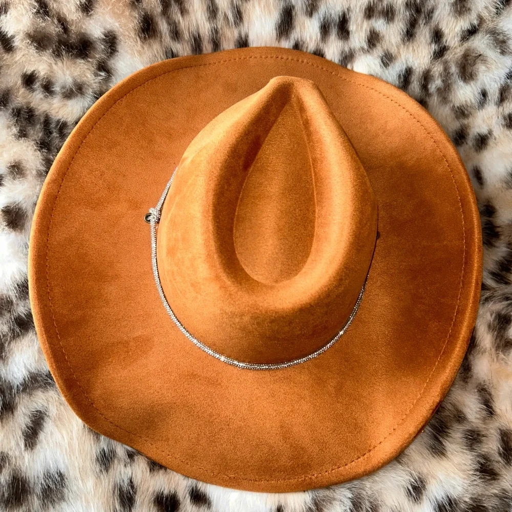 Brown Faux Suede Cowboy Hat with Silver Bling Accents and Size 7 Boots -BUNDLE- - Picture 13 of 15